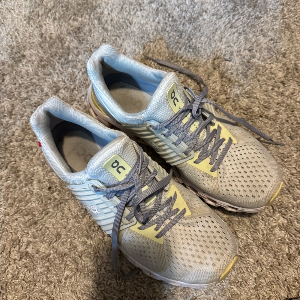On Running Women's Cloudflow Sneakers - Light Beige & Pale Gray
